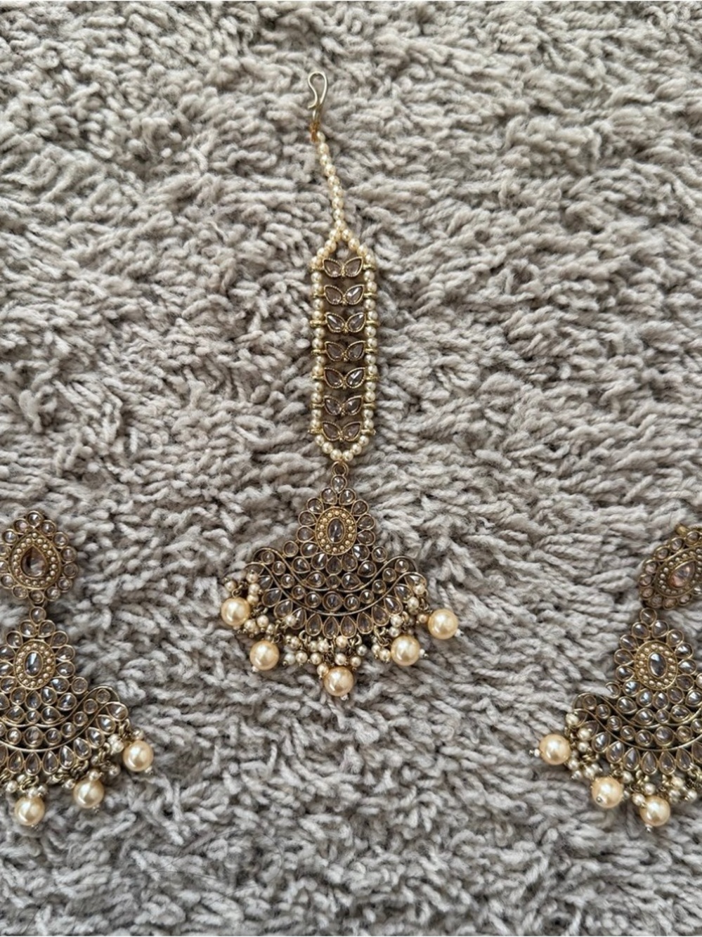 Gold Pearl Drop Bridal Earrings and Maang Tikka Set